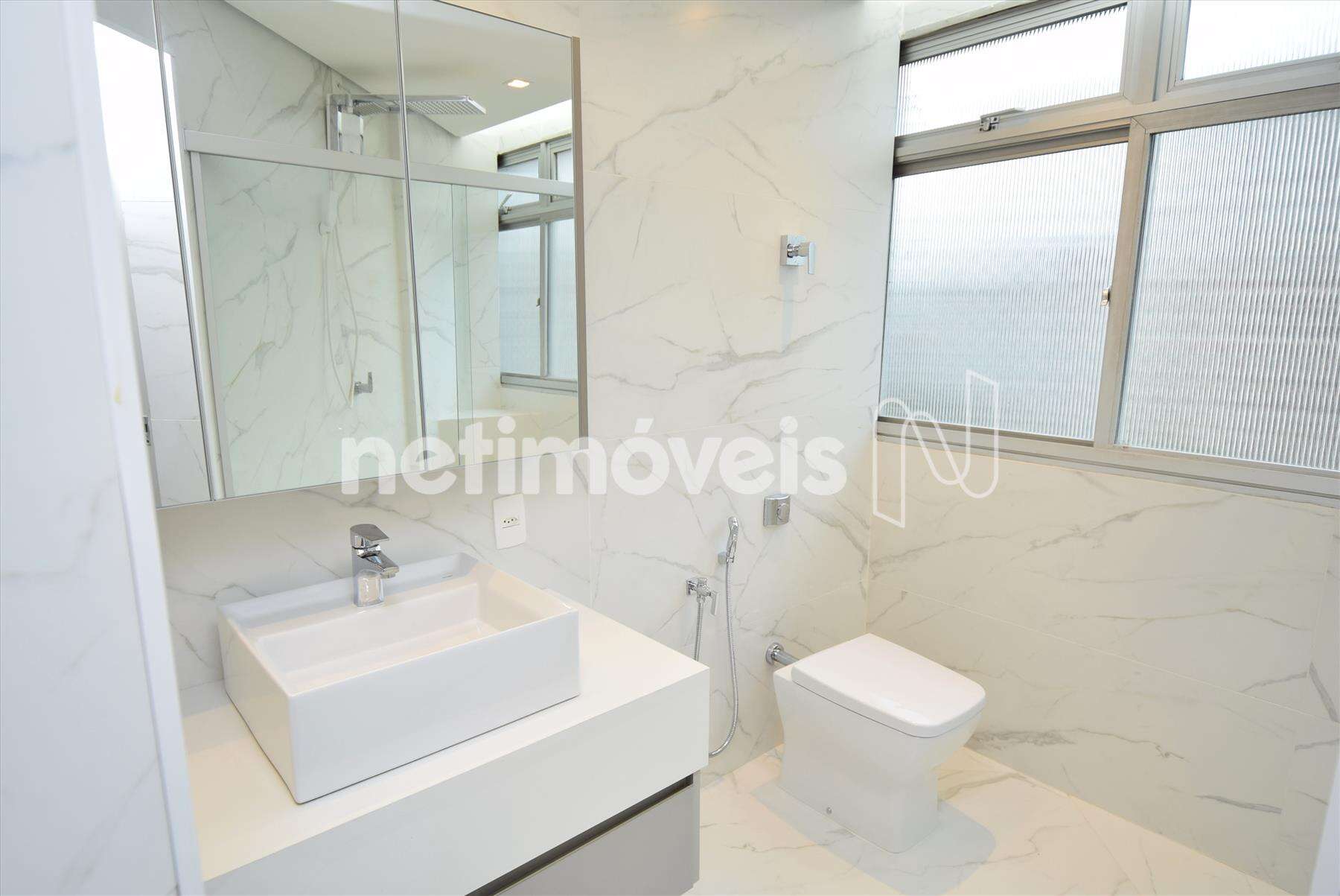 Suíte jr. 01 com armário e box blindex