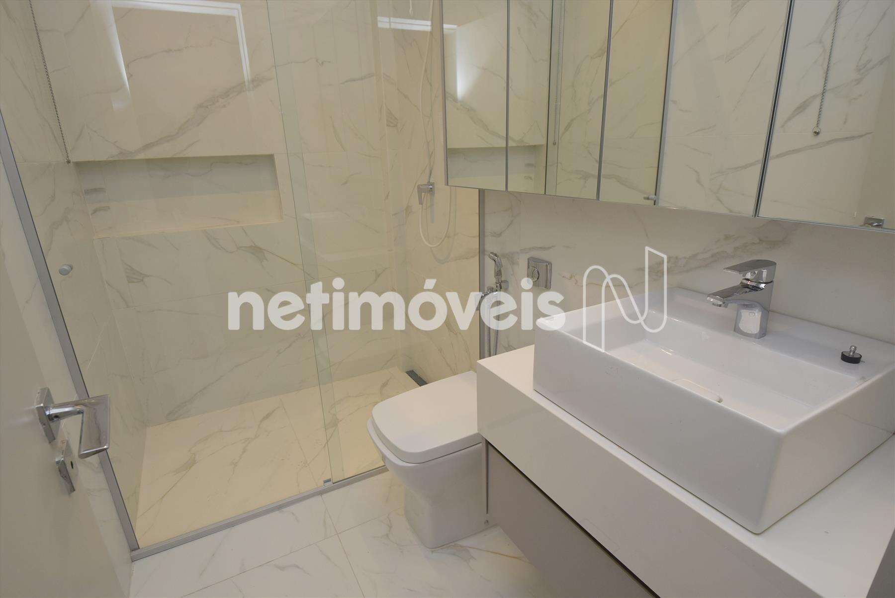 Suíte jr. 03 com armário e box blindex