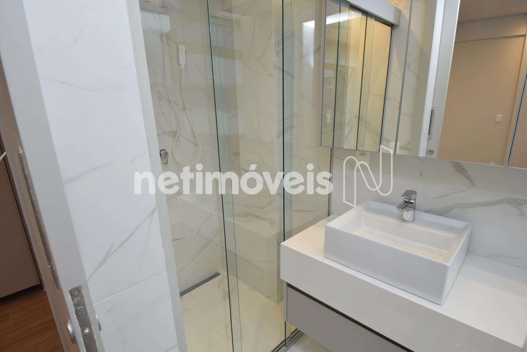 Suíte jr. 02 com armário e box blindex