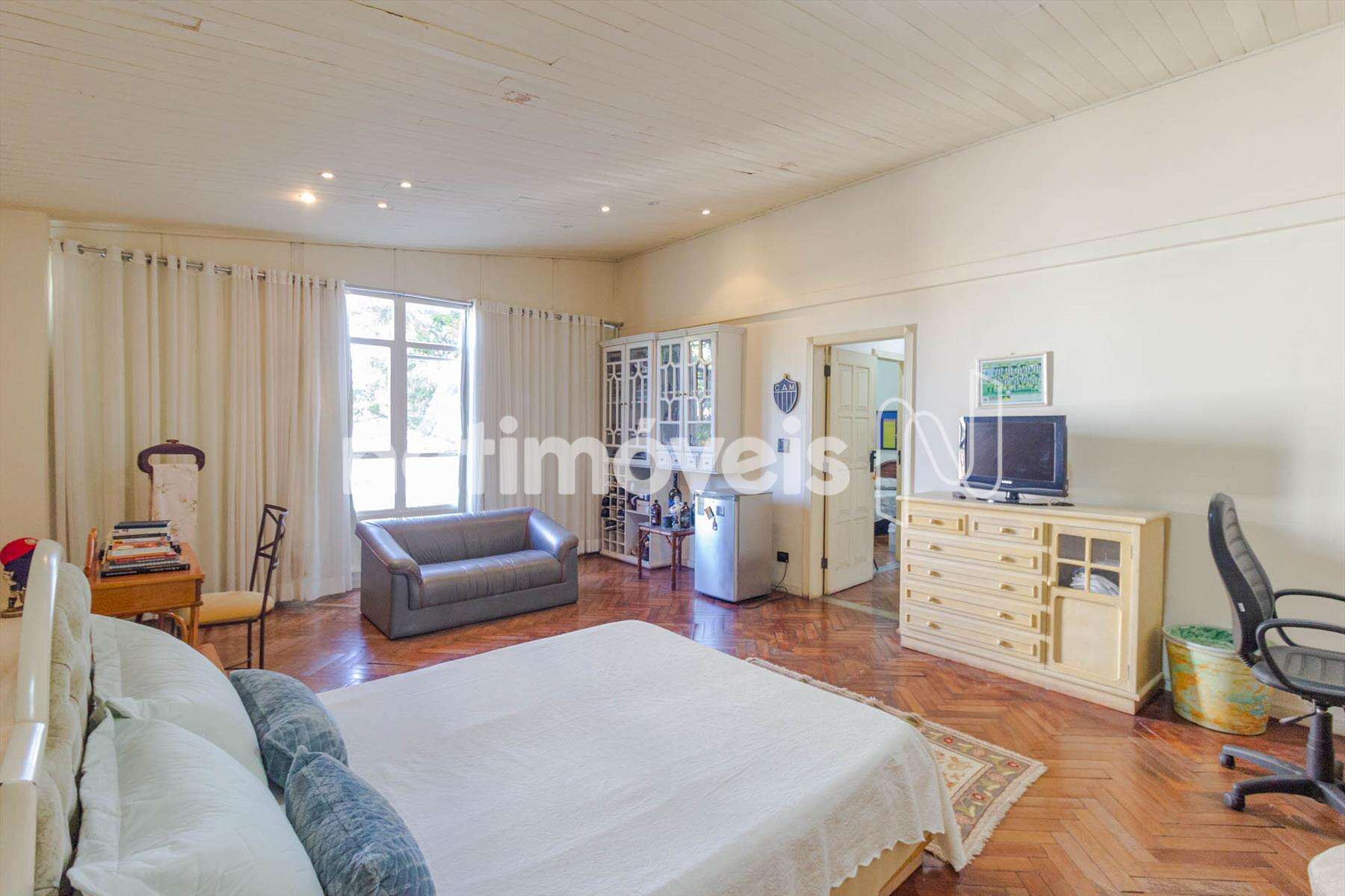 casa-09-quartos-santa-amélia-bh