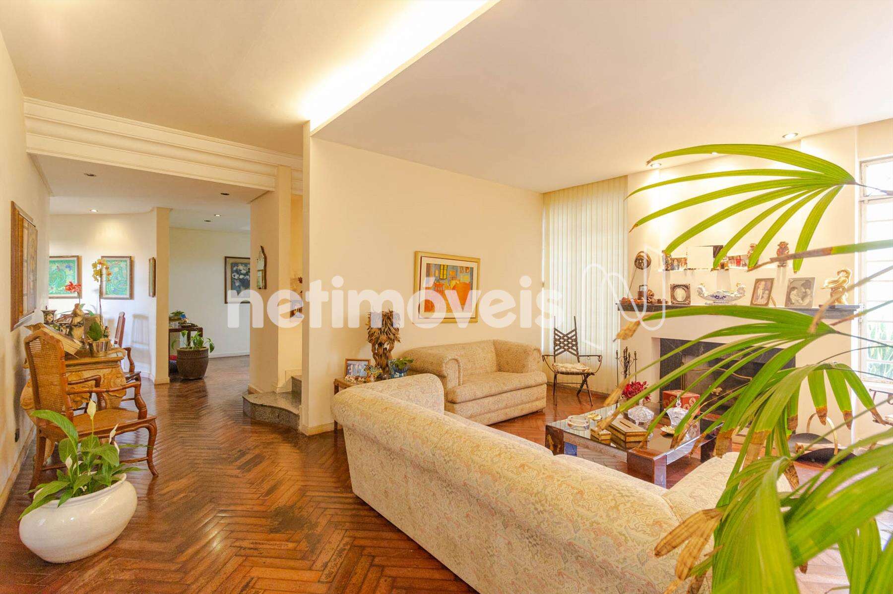 casa-09-quartos-santa-amélia-bh